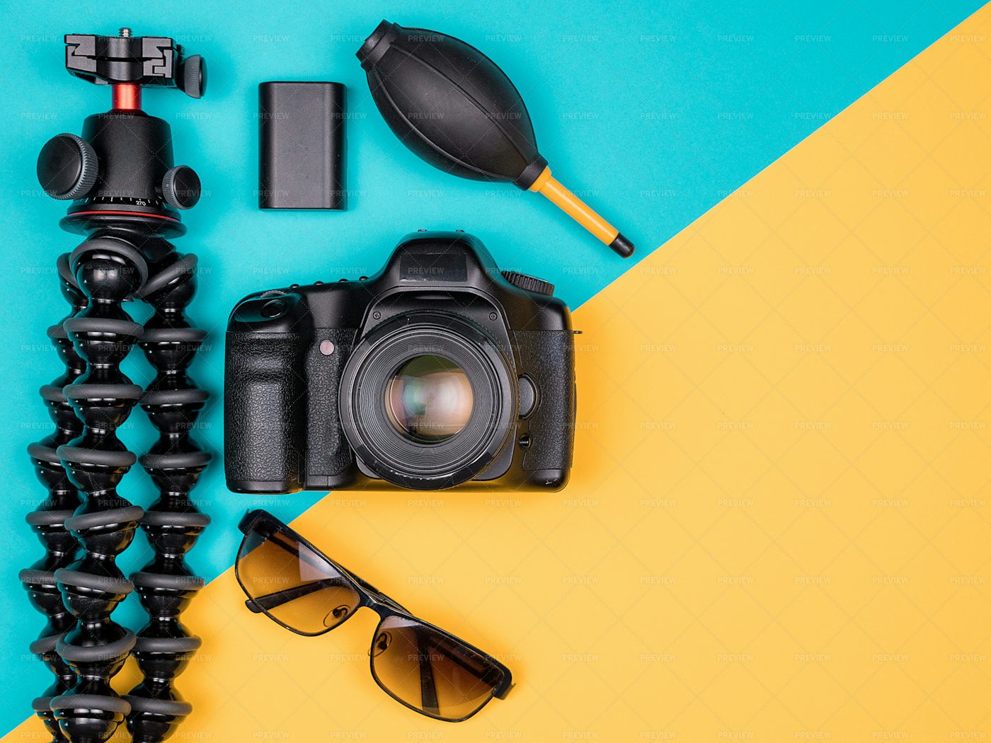 Travel Accessories: Stock Photos