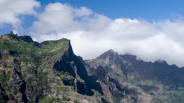 4K Mountain Timelapse: Stock Video