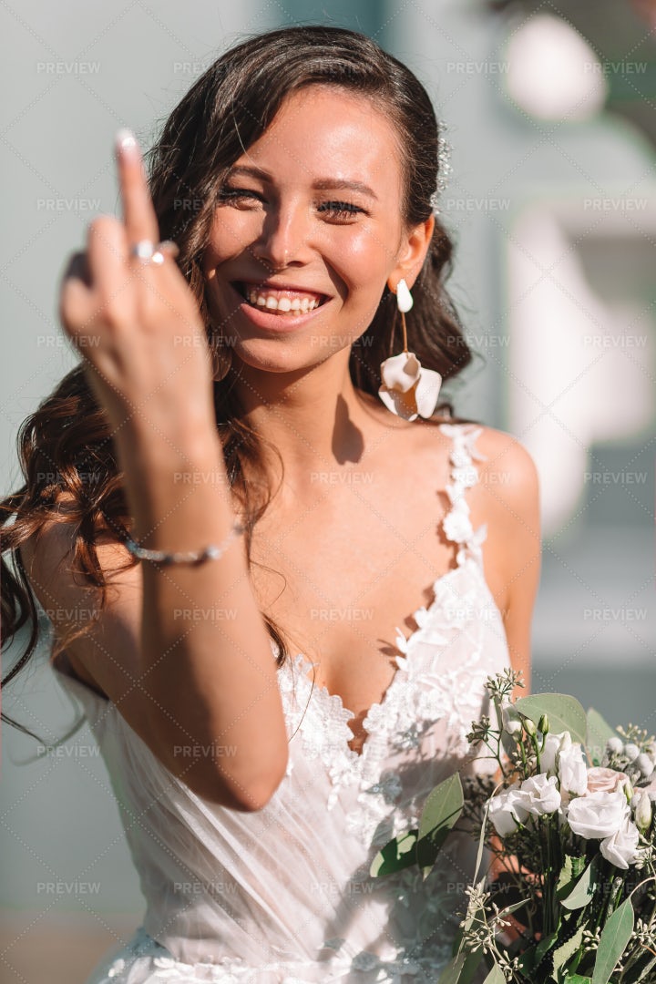 Bride Shows Off Ring: Stock Photos