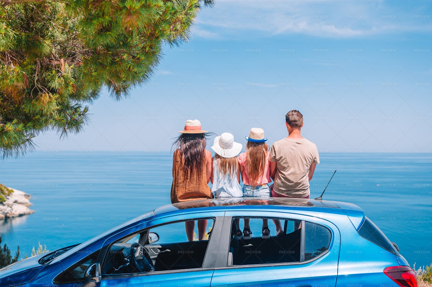 Family On The Car: Stock Photos