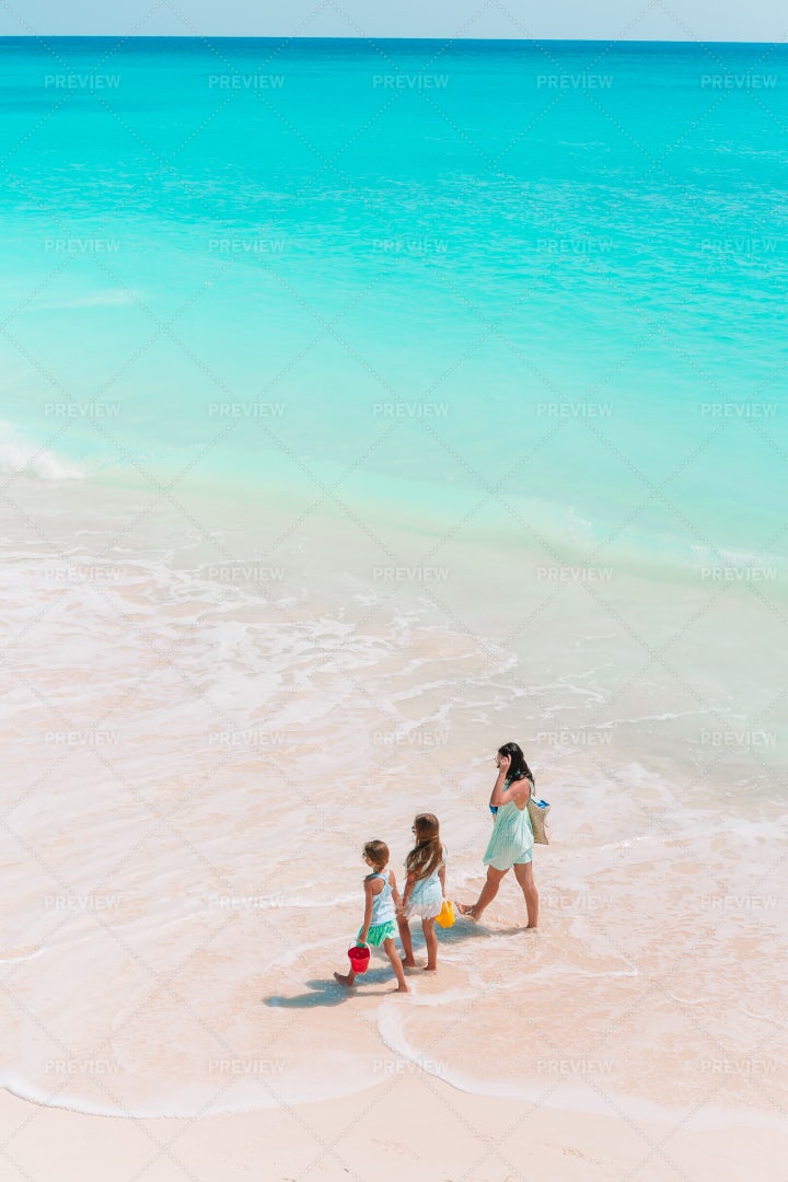 Walking Beside The Ocean: Stock Photos