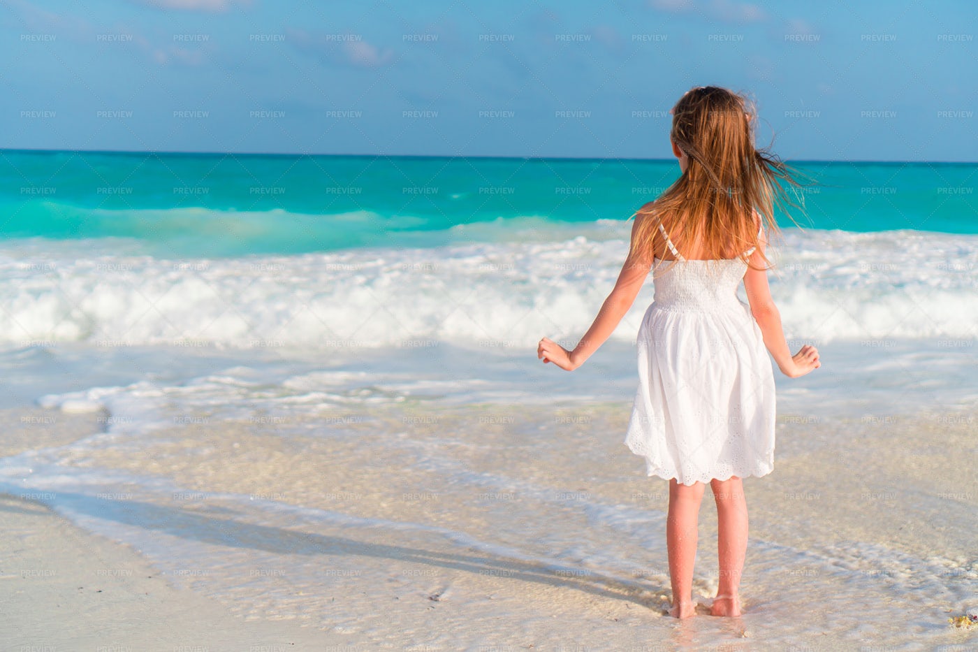 Girl Observing The Sea: Stock Photos