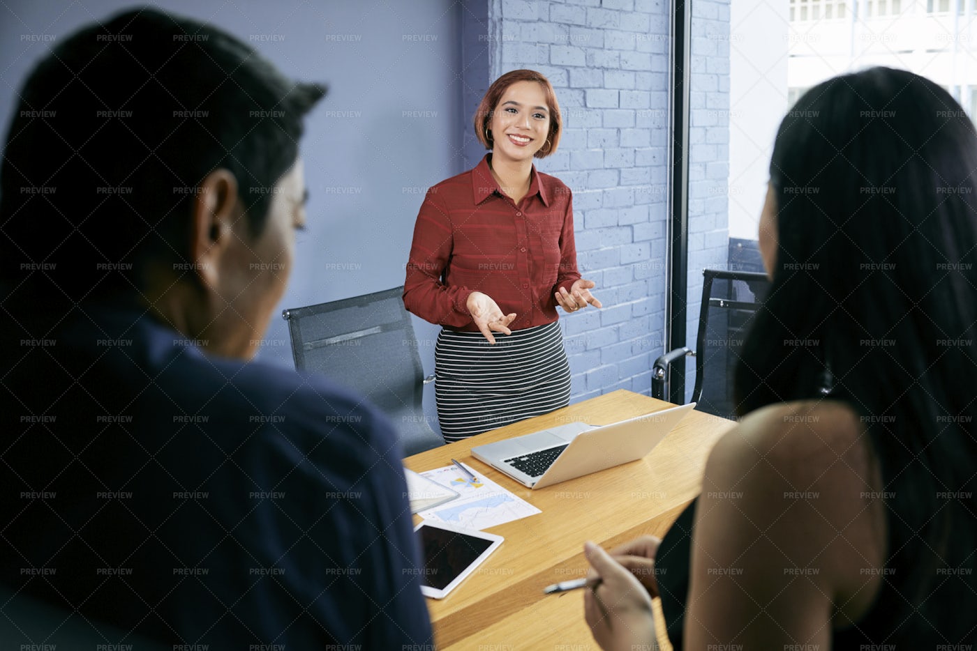 Business Presentation At Office: Stock Photos