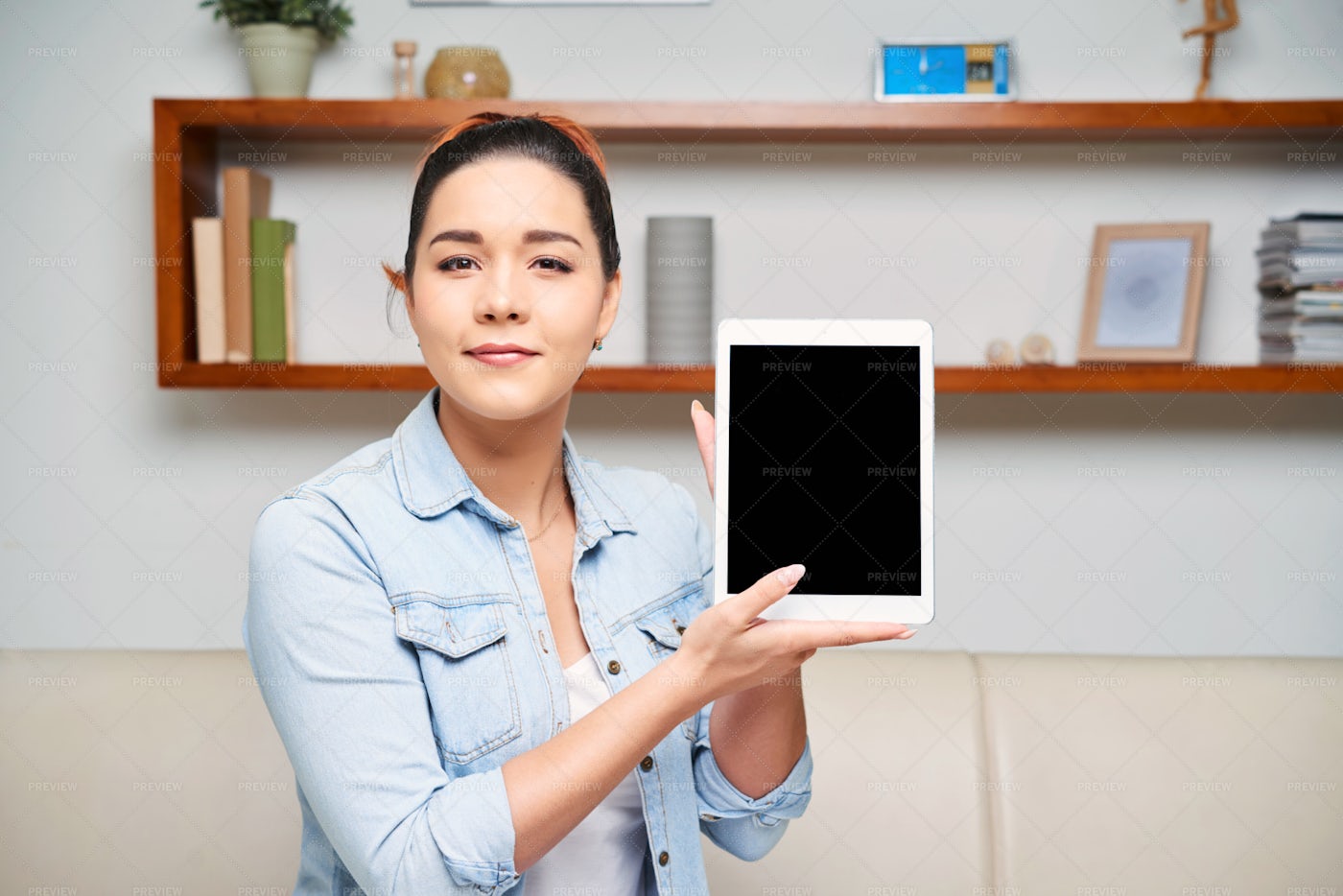 Woman Holding Tablet Pc: Stock Photos