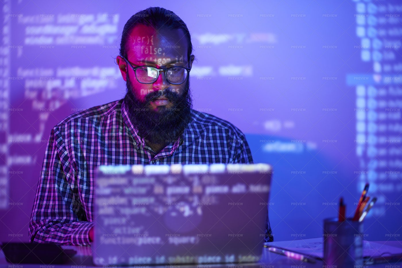 Businessman Working On Laptop: Stock Photos