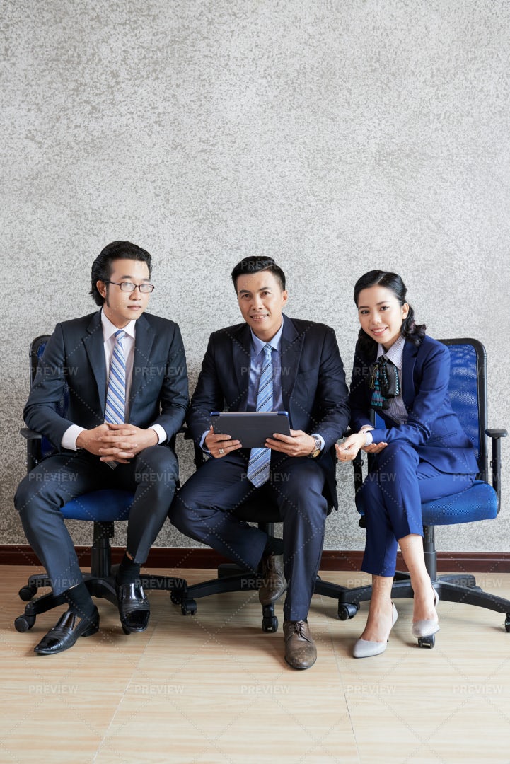 Business People Using Tablet Pc: Stock Photos