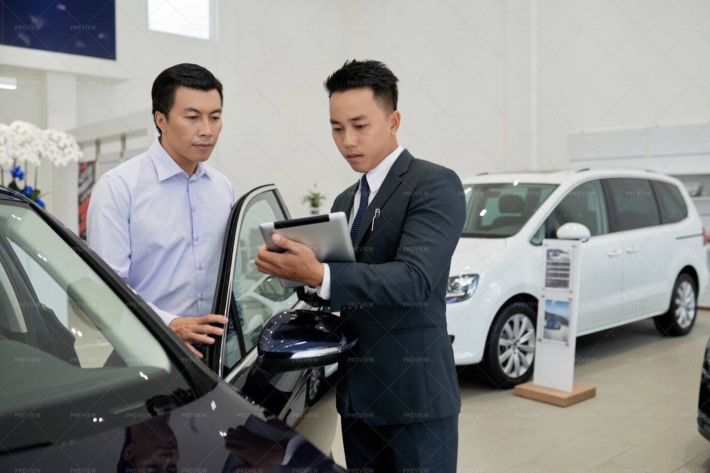 Salesman Consulting Client: Stock Photos