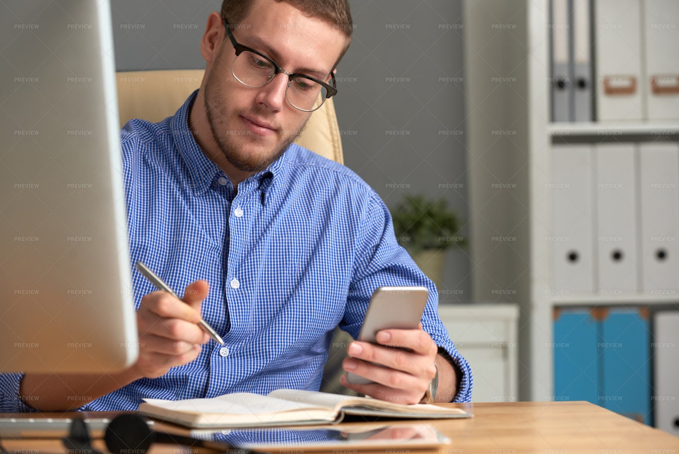 Checking Reminder: Stock Photos