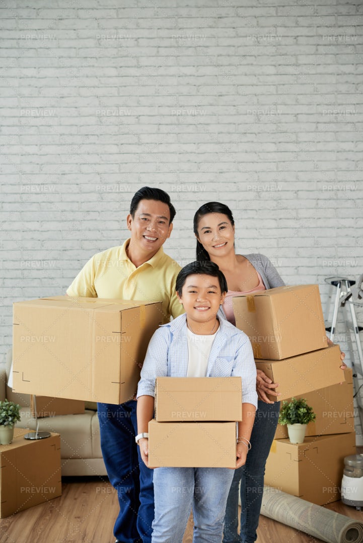 Family Moving Out: Stock Photos
