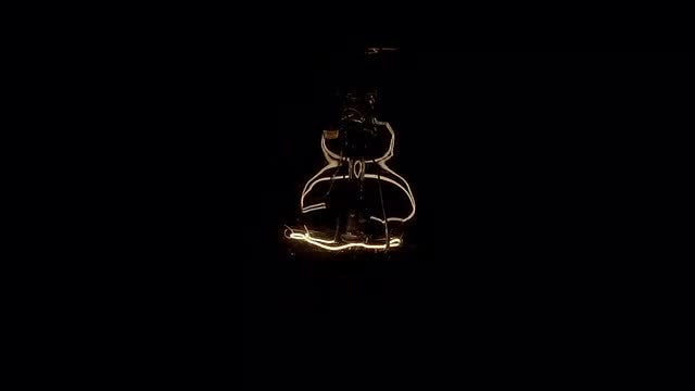 Bulb On Wire: Stock Video