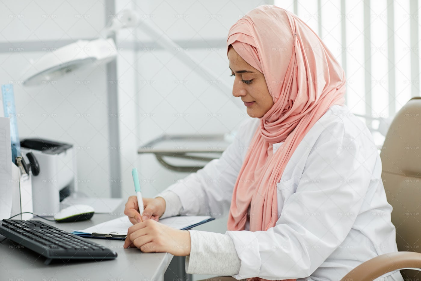 Middle-Eastern Female Doctor: Stock Photos