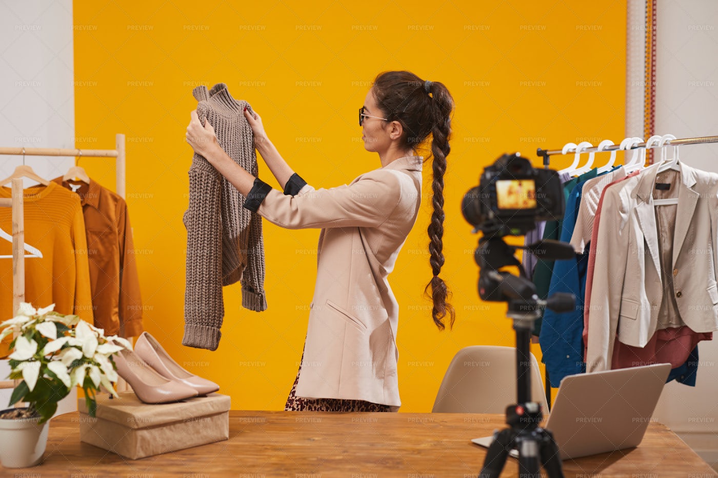 Fashion Blogger Filming Video In...: Stock Photos