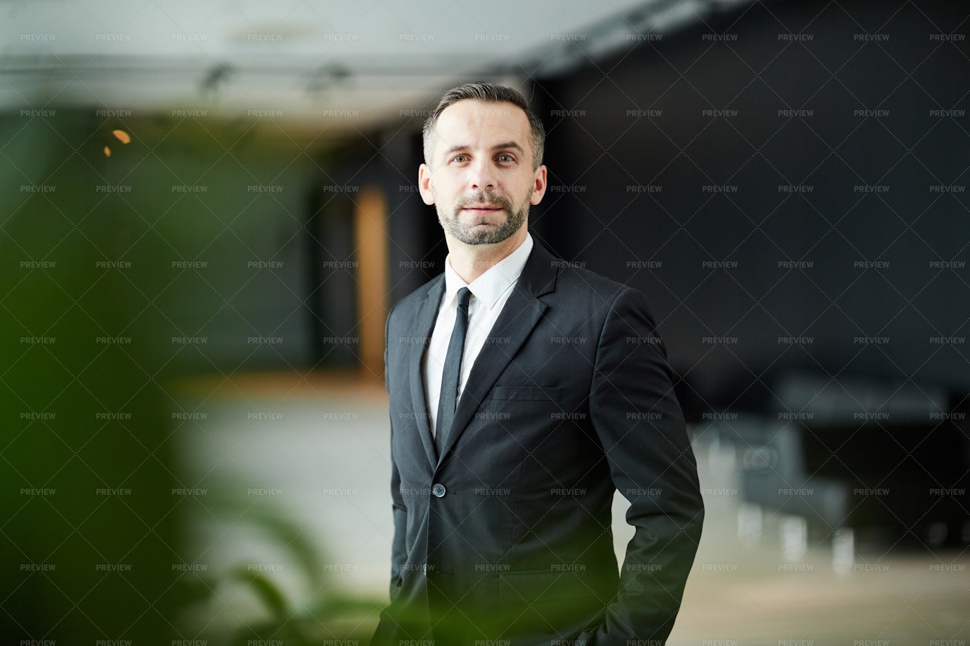 Employee In Lounge: Stock Photos