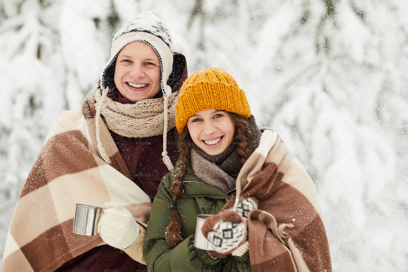 Young Couple Posing In Winter: Stock Photos