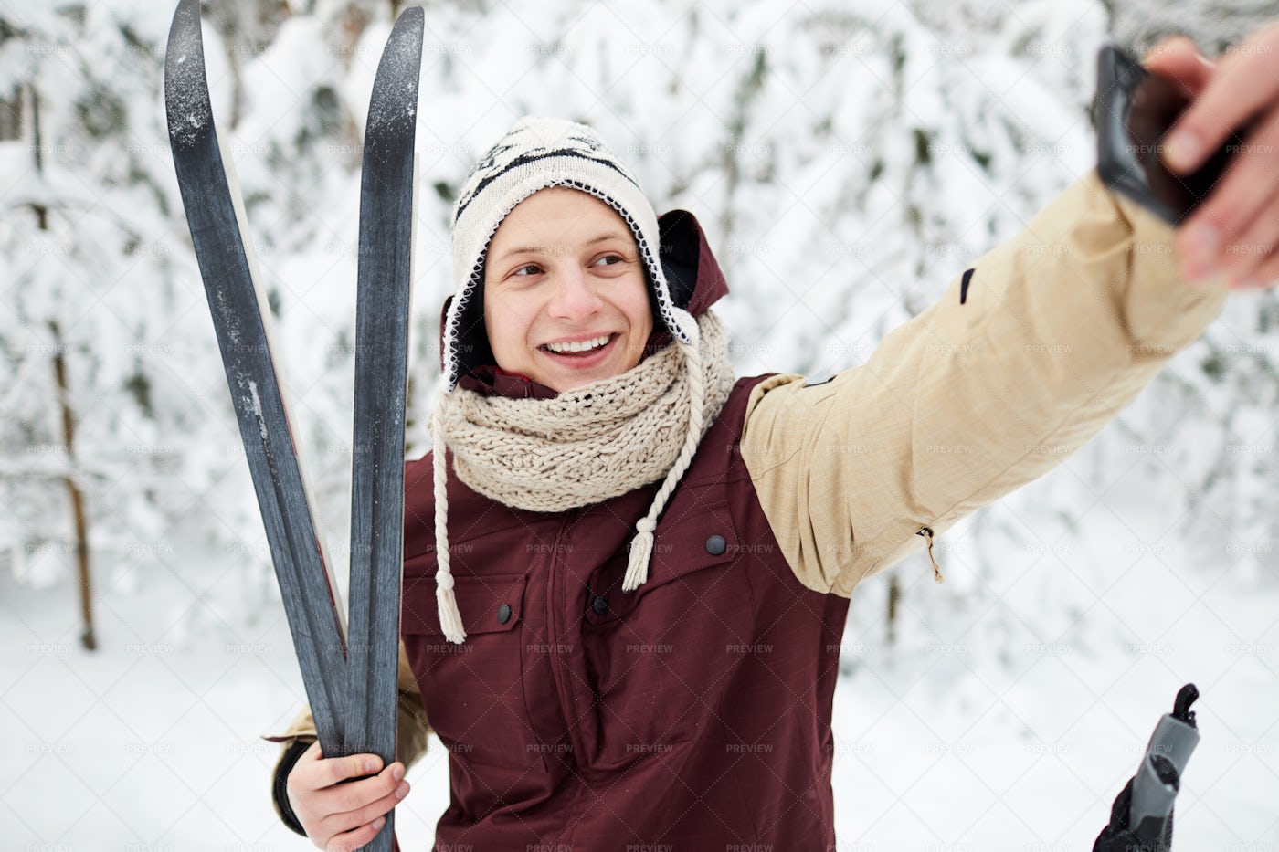 Sport Selfie In Winter Park: Stock Photos
