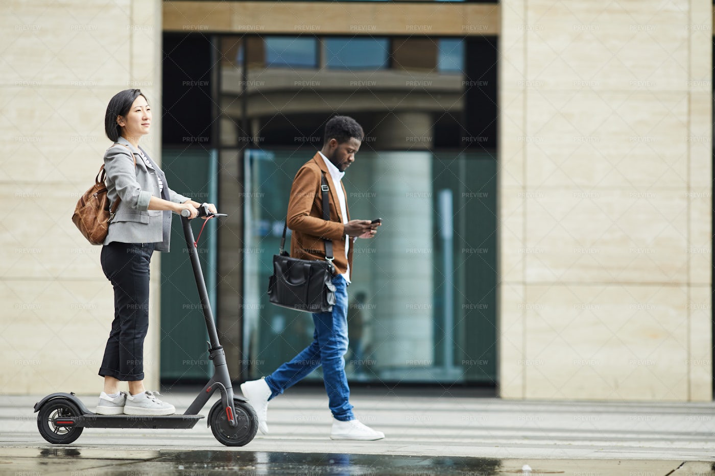 People Commuting In City: Stock Photos