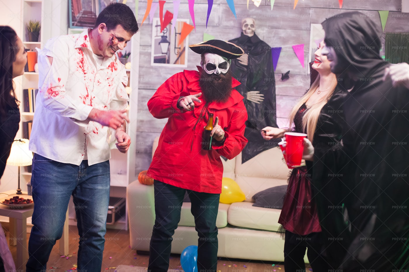 Halloween Pirate Dance: Stock Photos