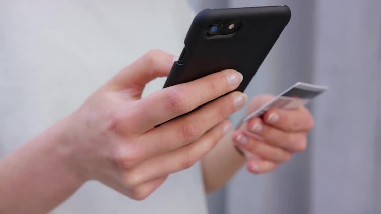 Lady Using A Phone: Stock Video