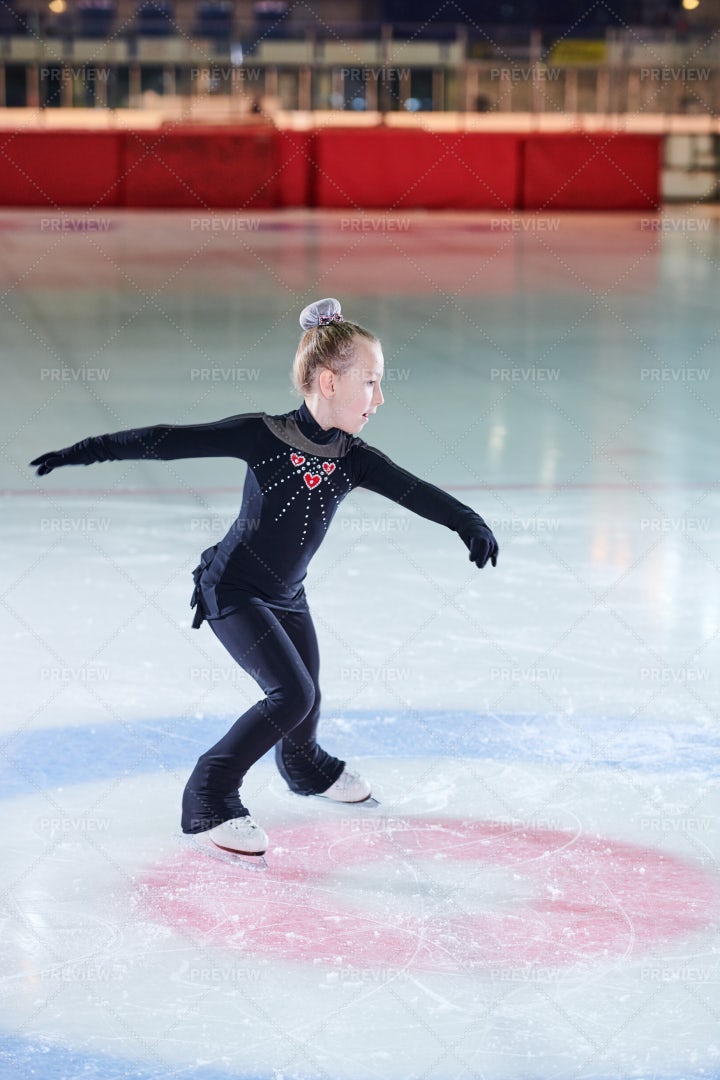 Girl Figure-Skater: Stock Photos