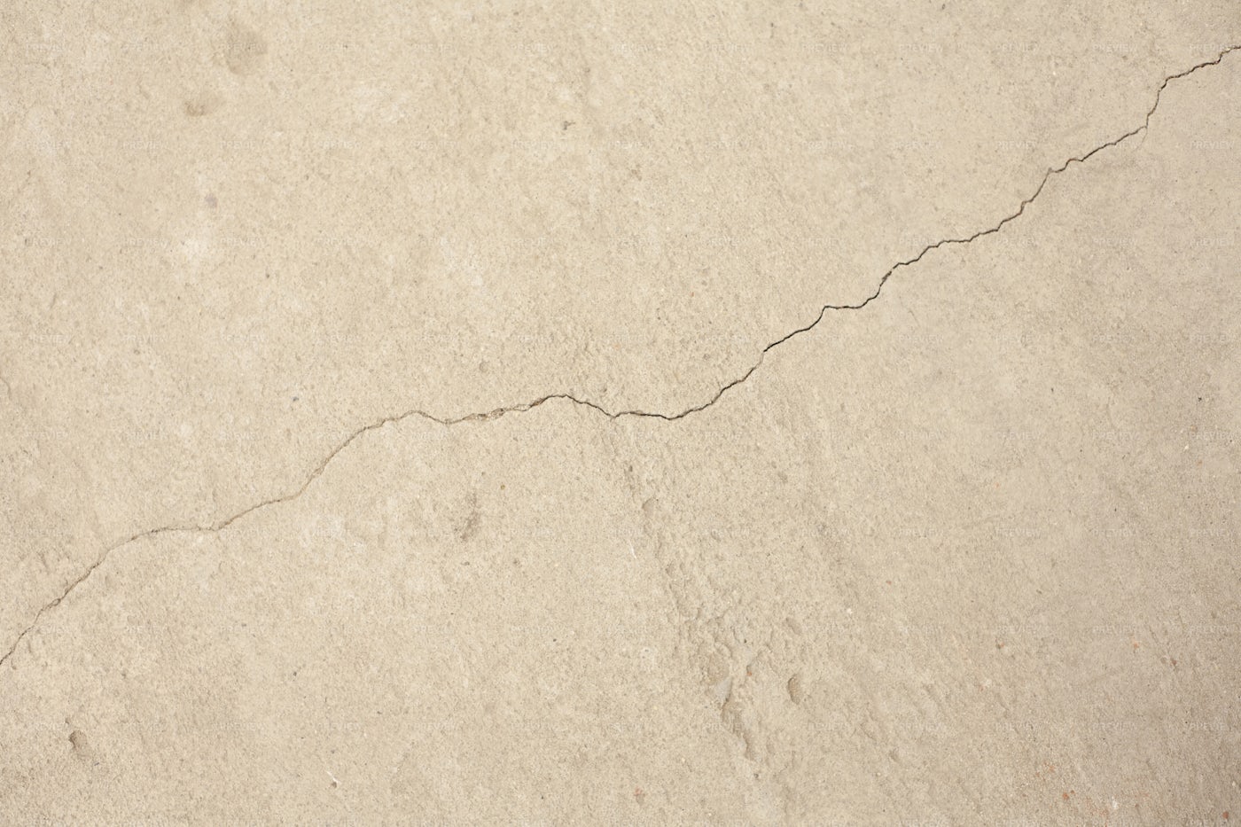 Cracked Concrete Wall: Stock Photos