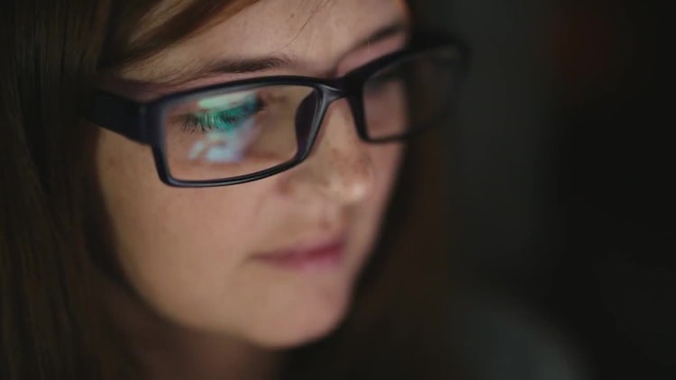 Young Woman Working with Tablet Computer: Stock Video