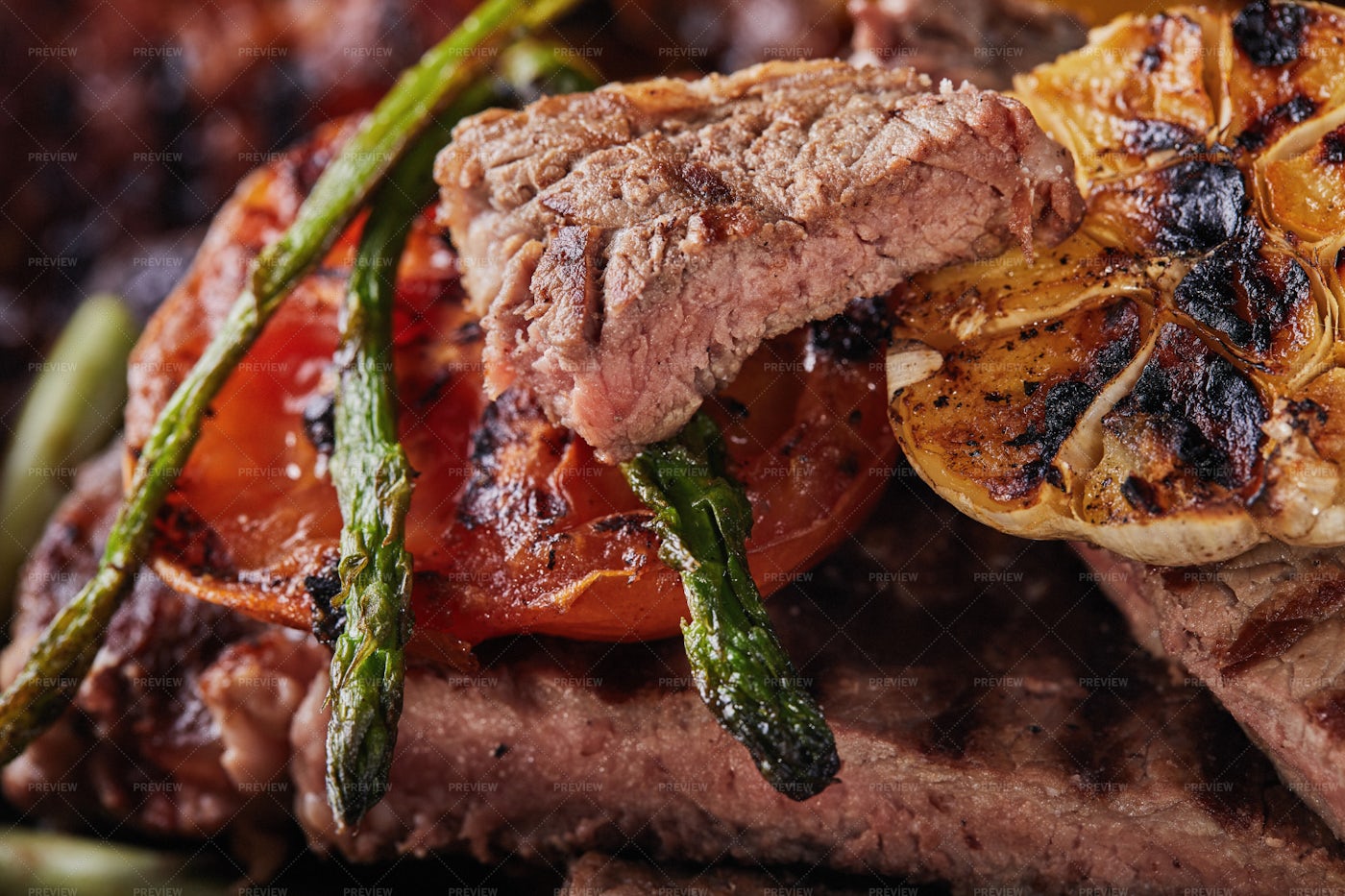 Grilled Steak With Vegetables: Stock Photos