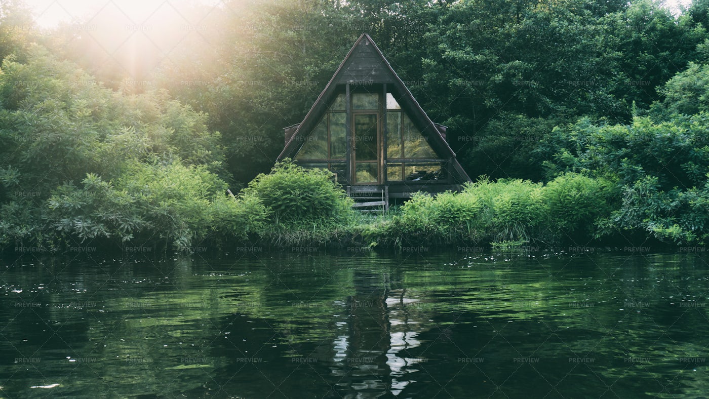 House Near The Lake: Stock Photos