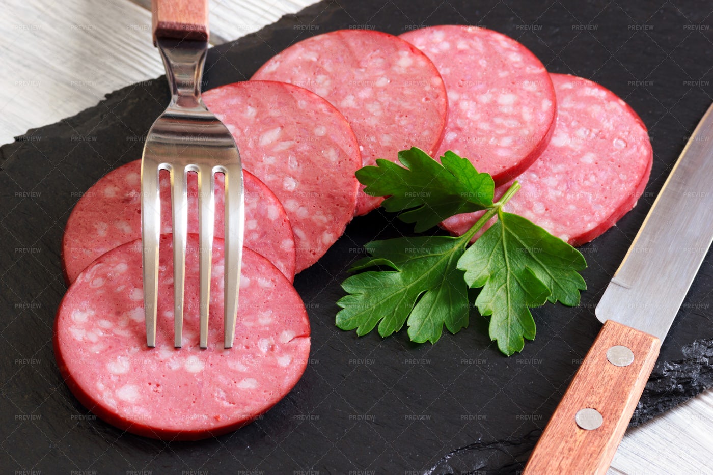Sliced Smoked Sausage: Stock Photos