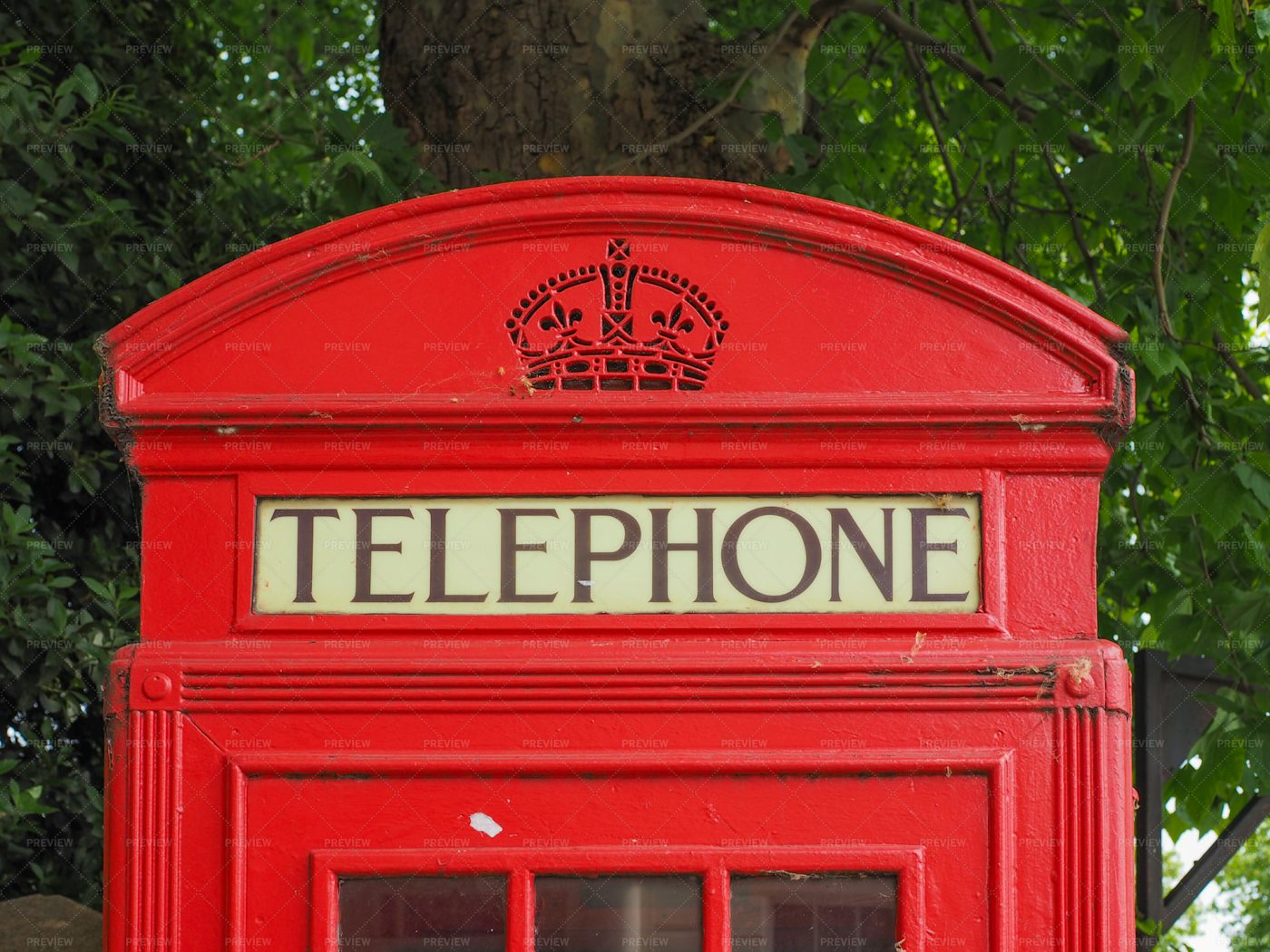 British Red Telephone Box: Stock Photos