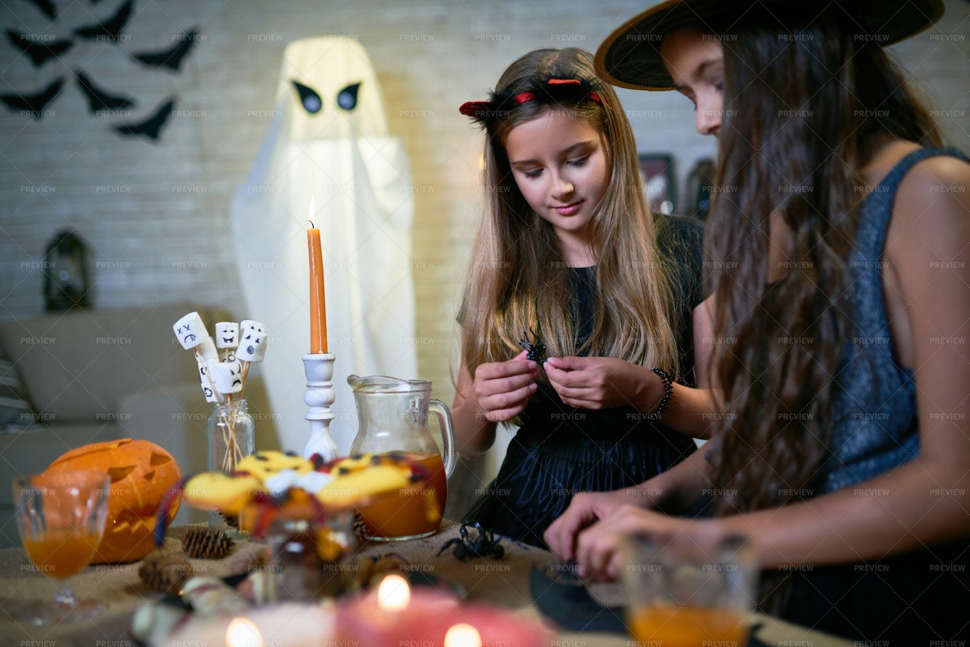 DIY Halloween Crafts For Kids: Stock Photos