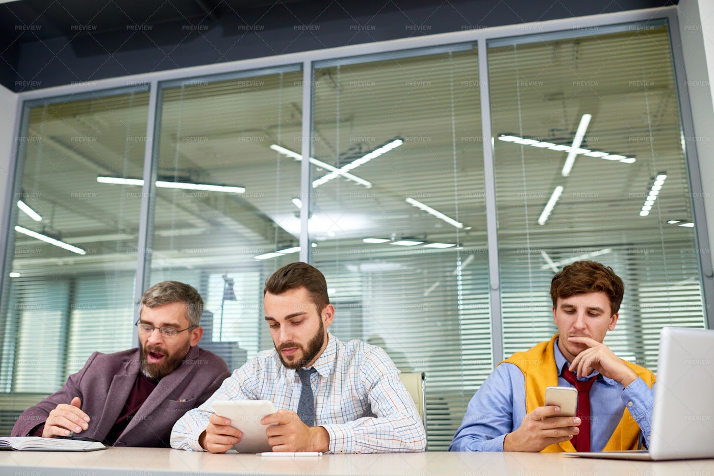 Business People Waiting For Meeting: Stock Photos