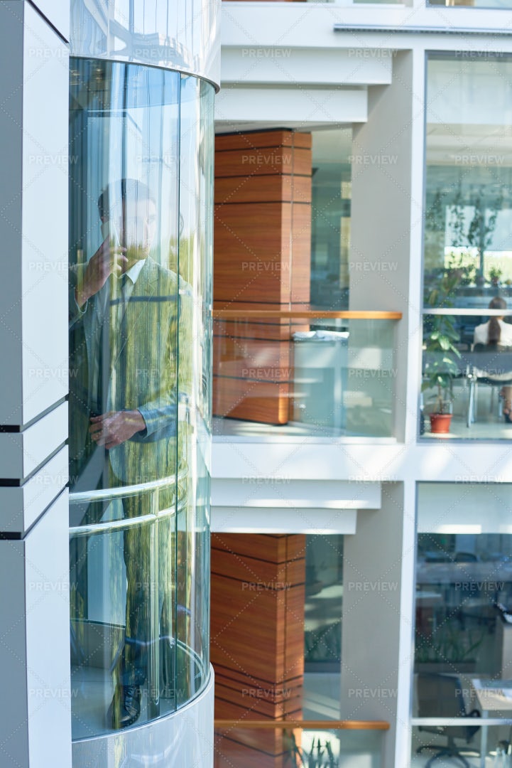 Modern Office Building Design: Stock Photos