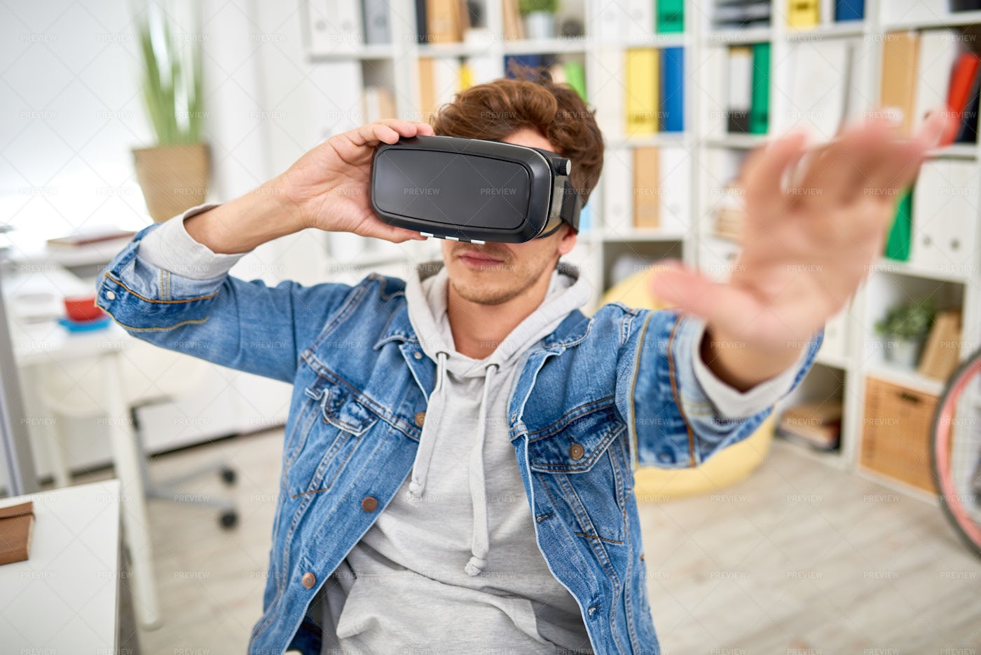 VR Game: Stock Photos