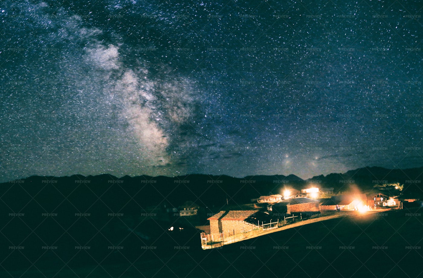 Milkyway In High Mountain: Stock Photos