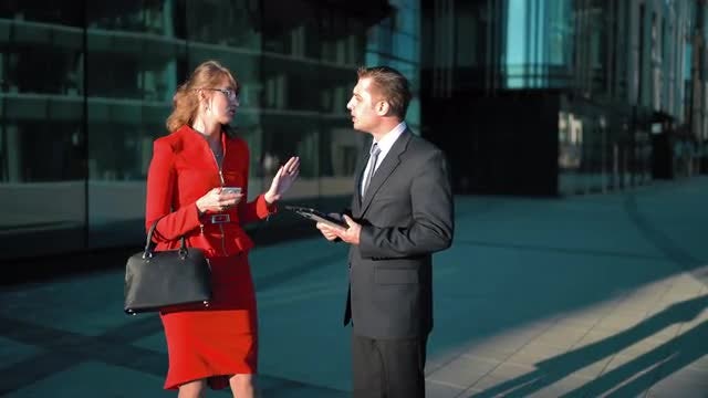 Businesswoman Tells Off A Businessman: Stock Video