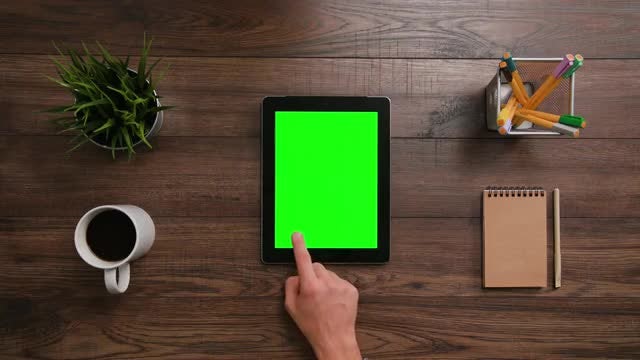 3 Scrolls Ipad Green Screen : Stock Video