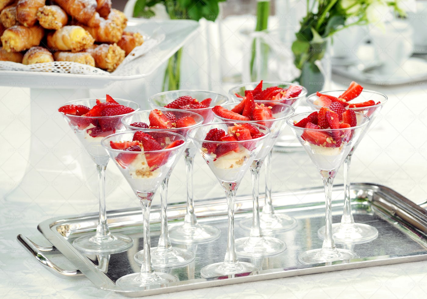Strawberry Dessert: Stock Photos