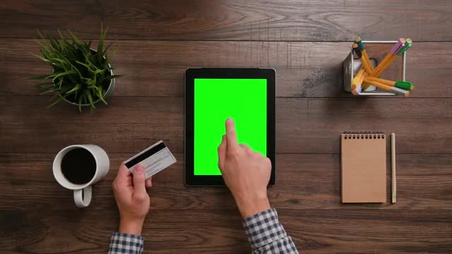 Online Shopping with iPad: Stock Video
