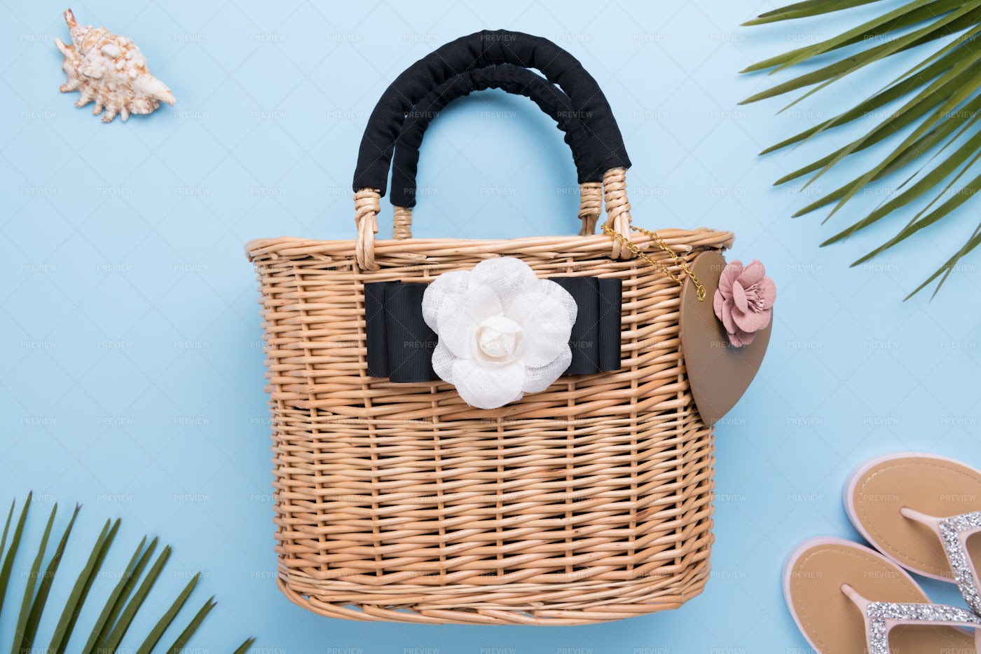 Wicker Beach Bag: Stock Photos