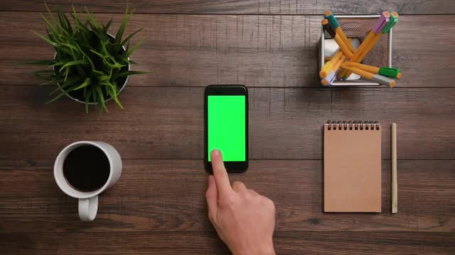 Left Click Smartphone Green Screen: Stock Video