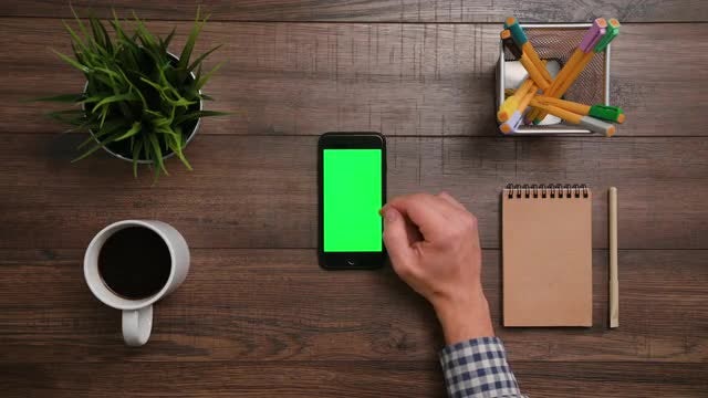 Iphone Green Screen Scrolls-Click: Stock Video