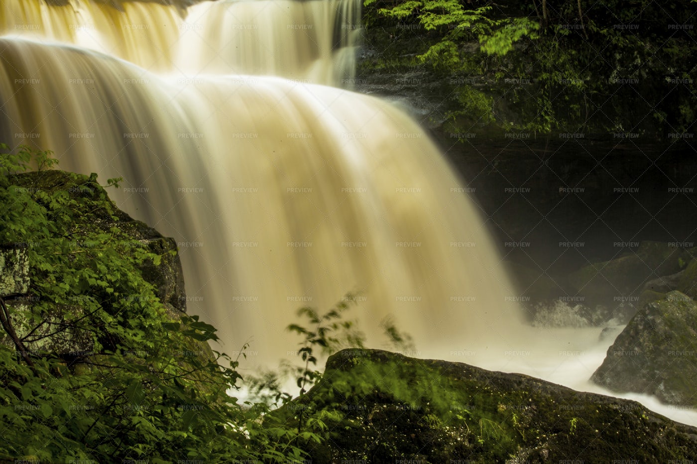 Waterfall: Stock Photos