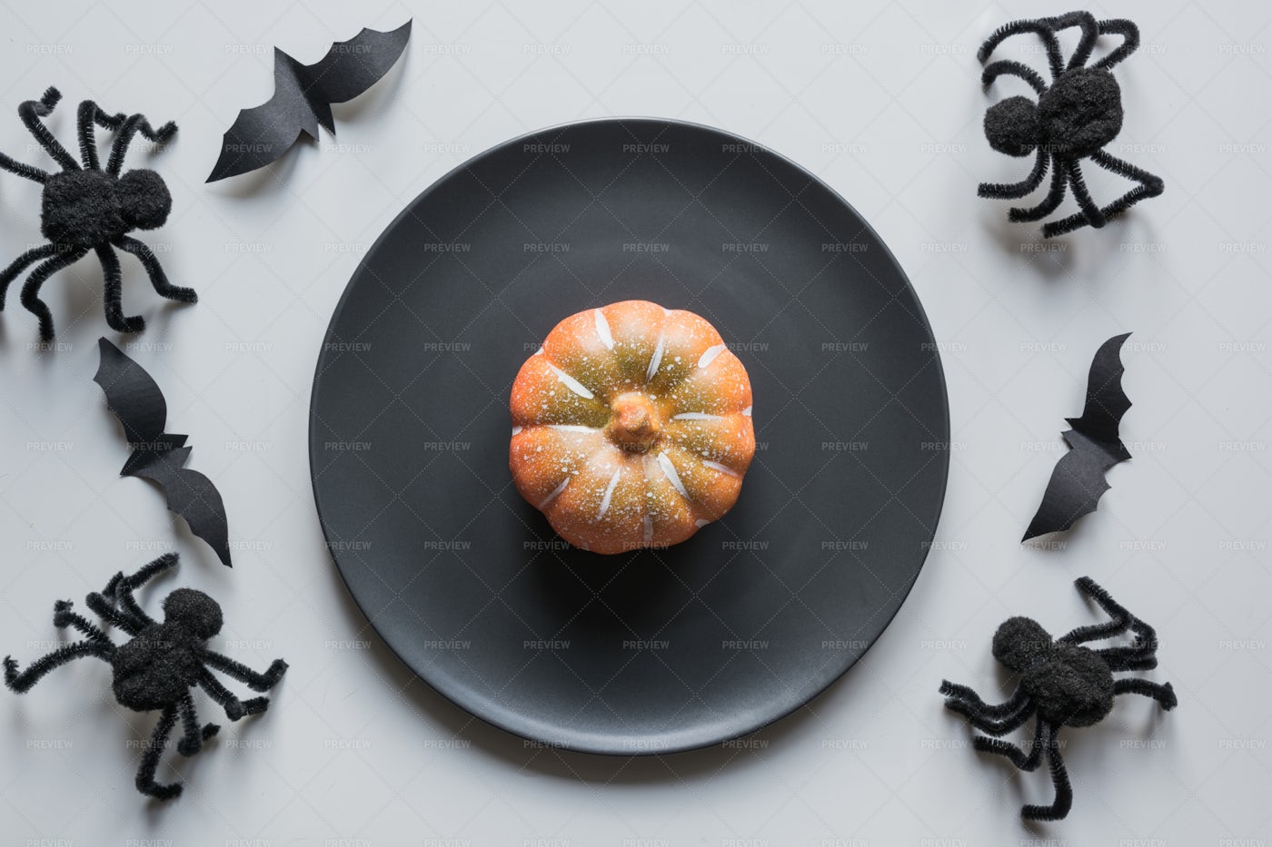 Halloween Table Setting: Stock Photos