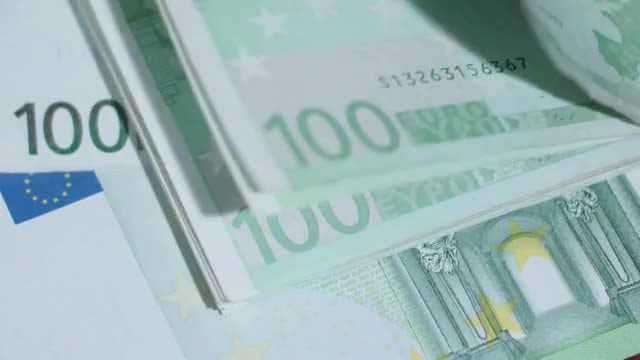 Spread Out Euros : Stock Video