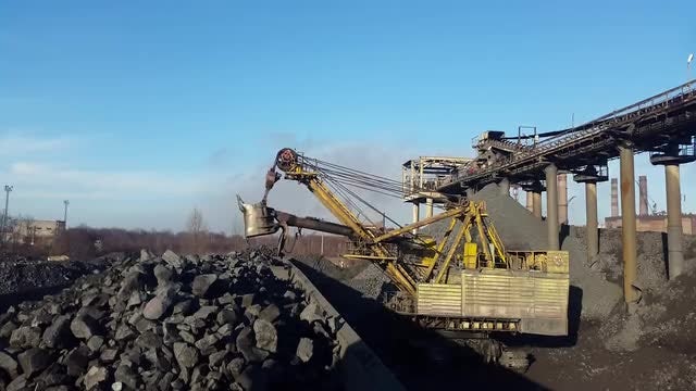 Loading The Ore Into Dump Truck: Stock Video