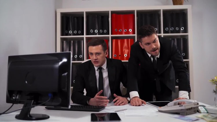 Two Businessmen Lose Deal : Stock Video