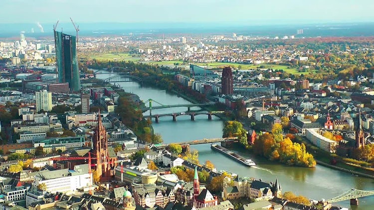 Picturesque Busy City: Stock Video