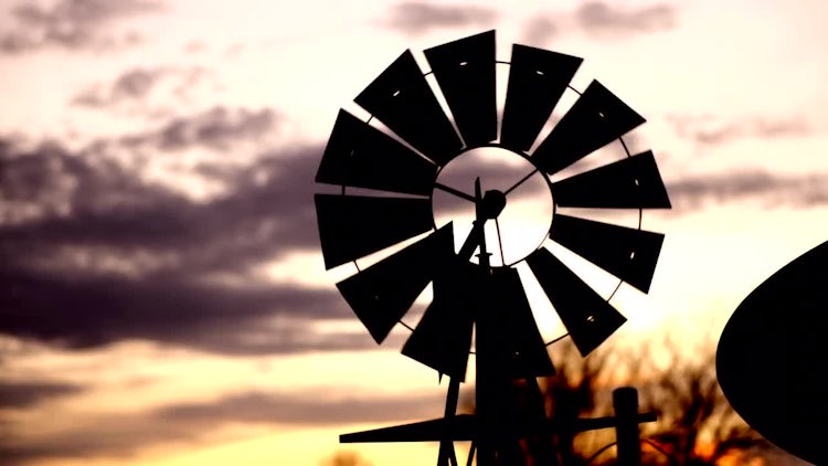 Western Windmill: Stock Video