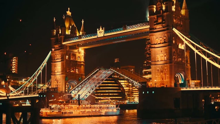Tower Bridge London Lift Opening: Stock Video