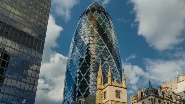 Time-Lapse The Gherkin - The City Of London: Stock Video